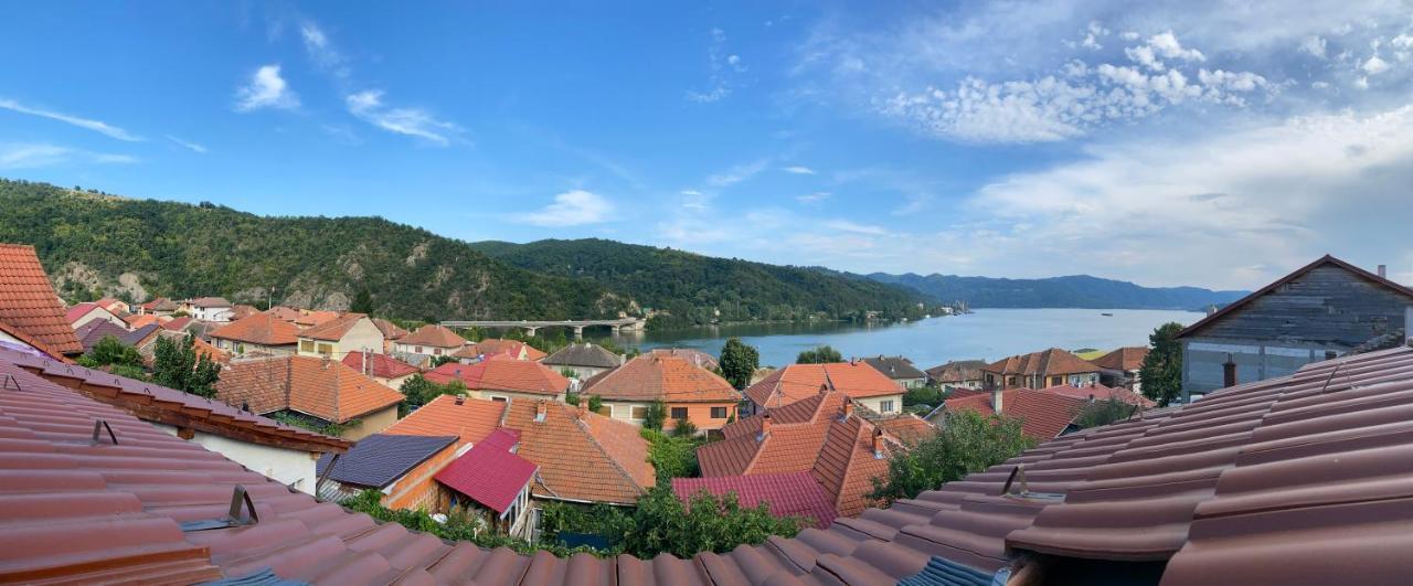 Apartament La Sika Orşova Exterior foto