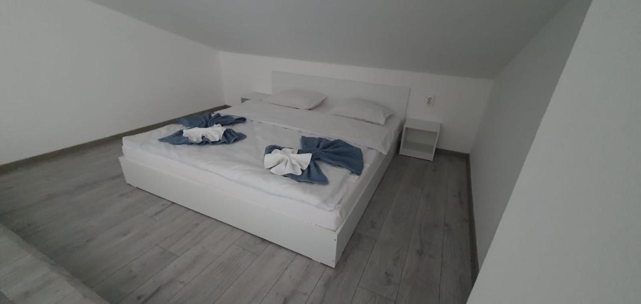 Apartament La Sika Orşova Exterior foto
